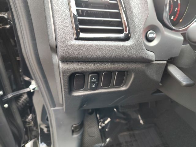 2025 Mitsubishi Outlander Sport LE photo 11