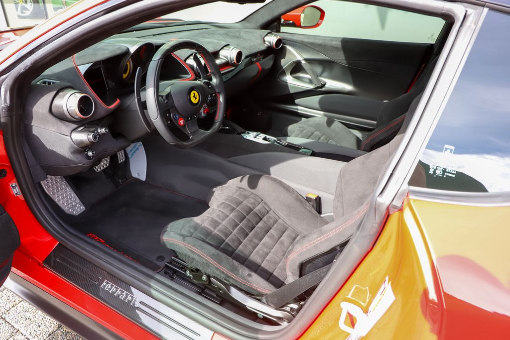 2023 Ferrari 812 Competizione photo 18