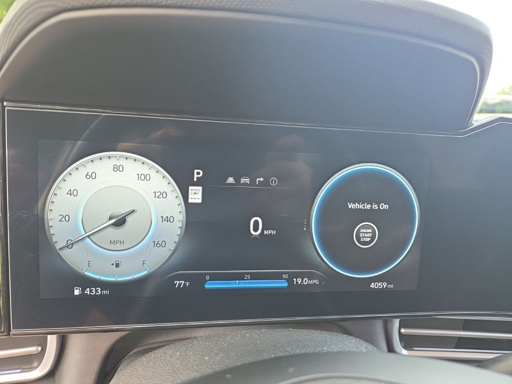2024 Hyundai Elantra SEL Convenience photo 12