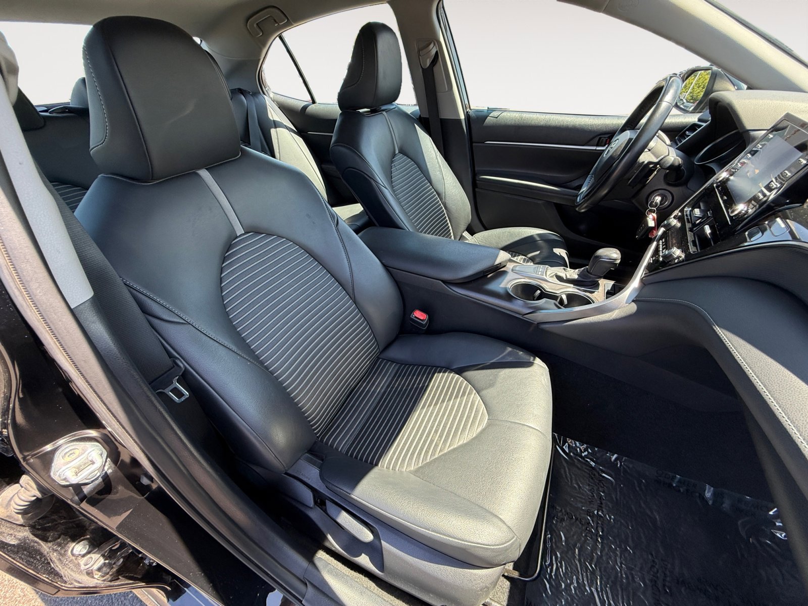 2023 Toyota Camry SE photo 19