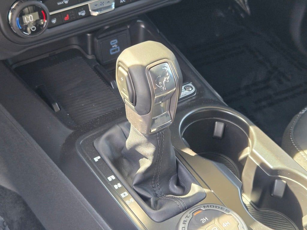 2025 Ford Bronco Outer Banks photo 23