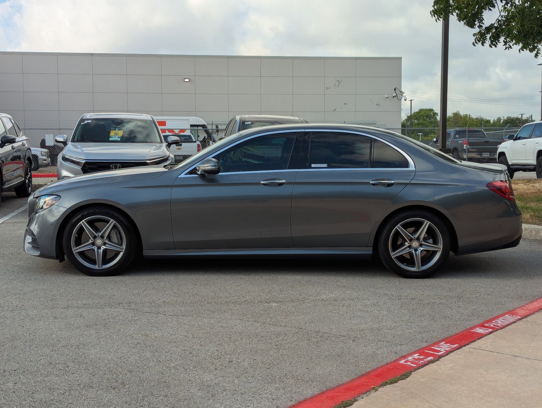 2017 Mercedes Benz E 300 Sport photo 3
