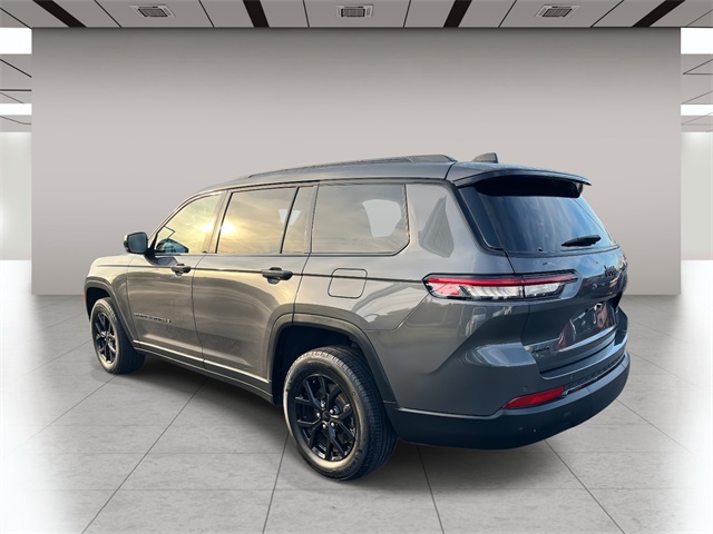 2024 Jeep Grand Cherokee Altitude photo 5