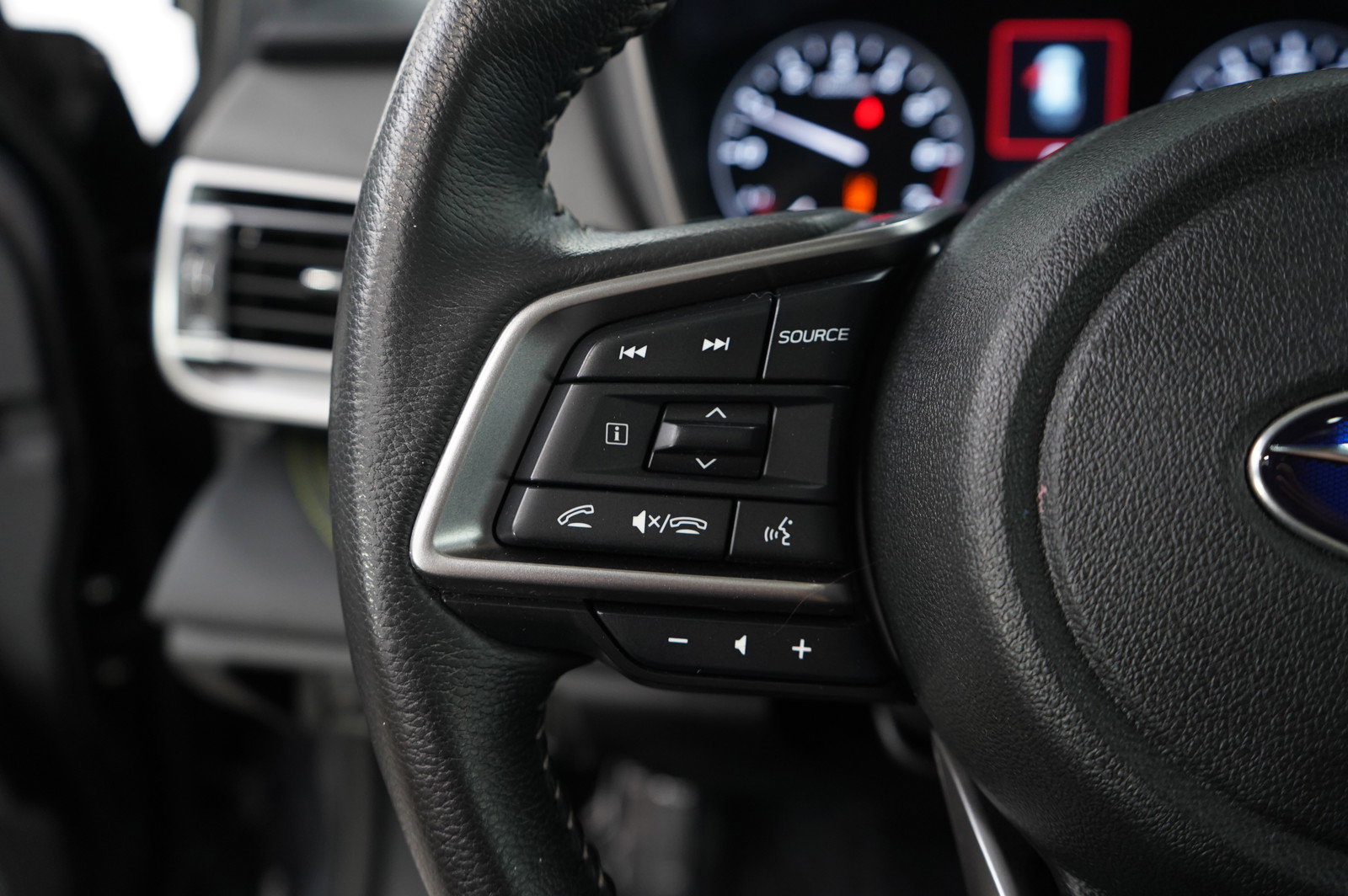 2023 Subaru Outback Onyx Edition photo 18