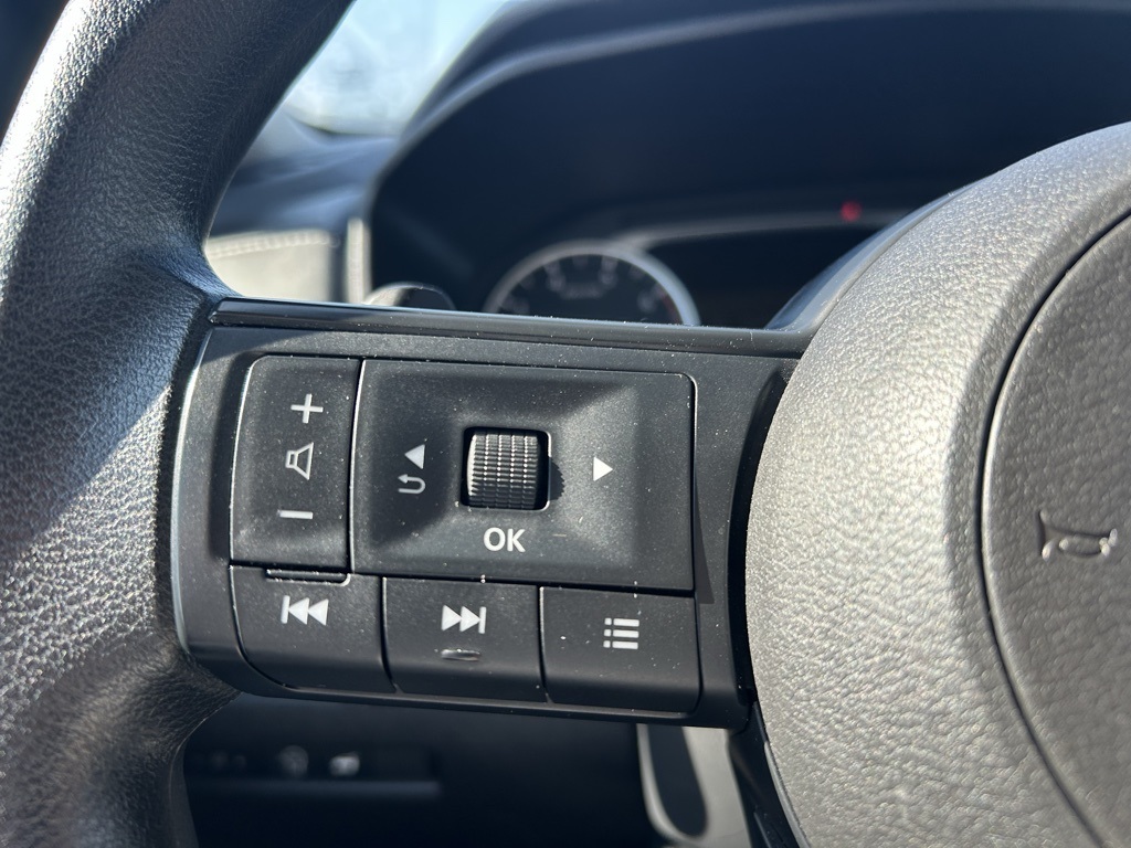 2024 Nissan Rogue SV photo 16