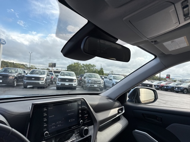 2022 Toyota Highlander LE photo 21