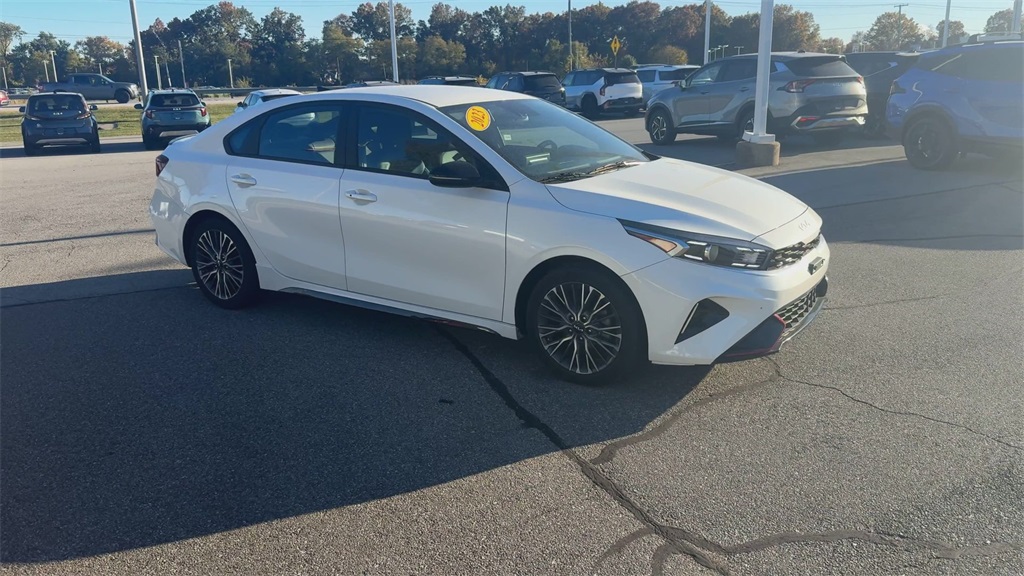 2023 Kia Forte GT-Line photo 2