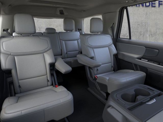 2025 Ford Expedition photo 9