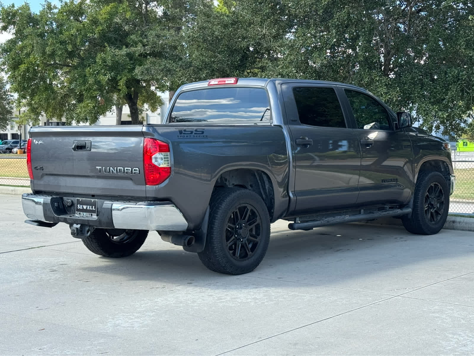 2018 Toyota Tundra SR5 photo 4
