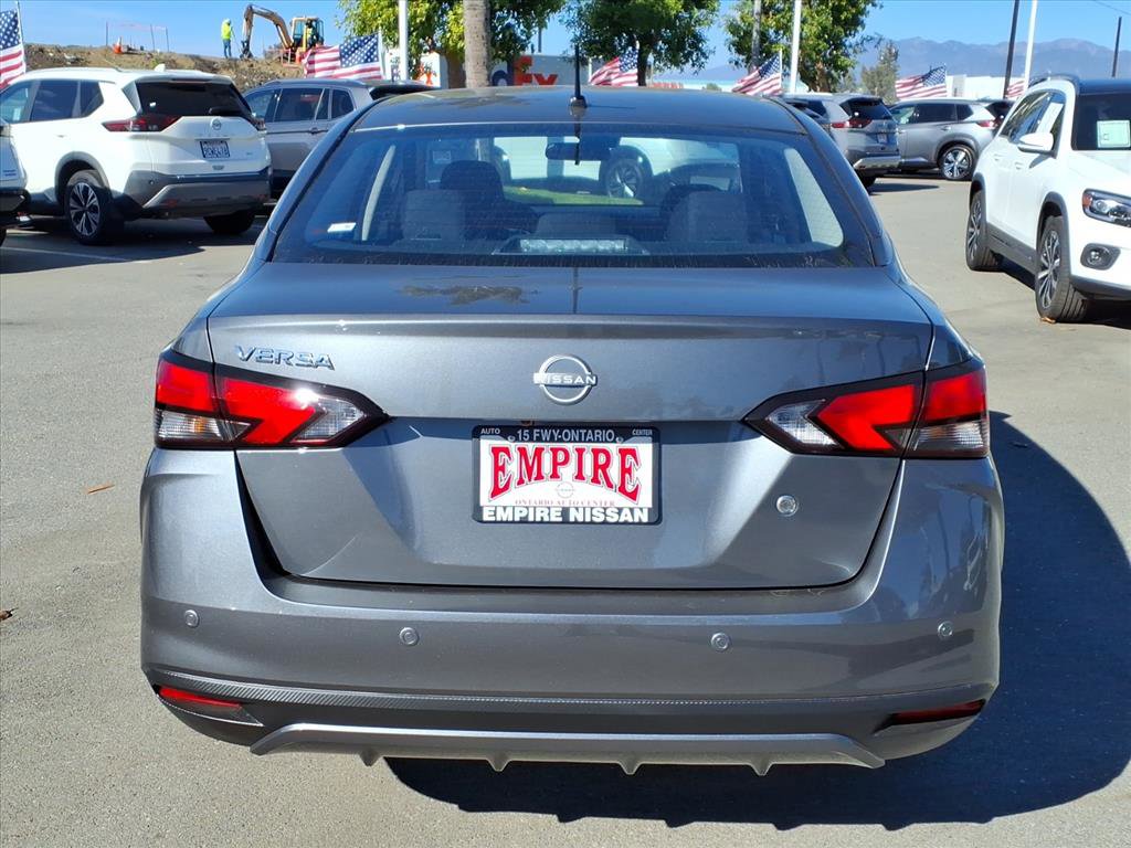 2025 Nissan Versa S photo 4