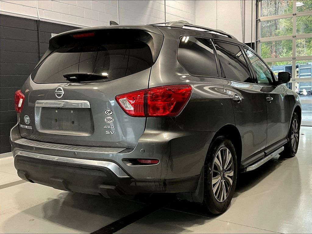 2020 Nissan Pathfinder SV photo 4