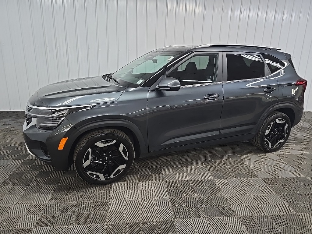 2024 Kia Seltos SX photo 5