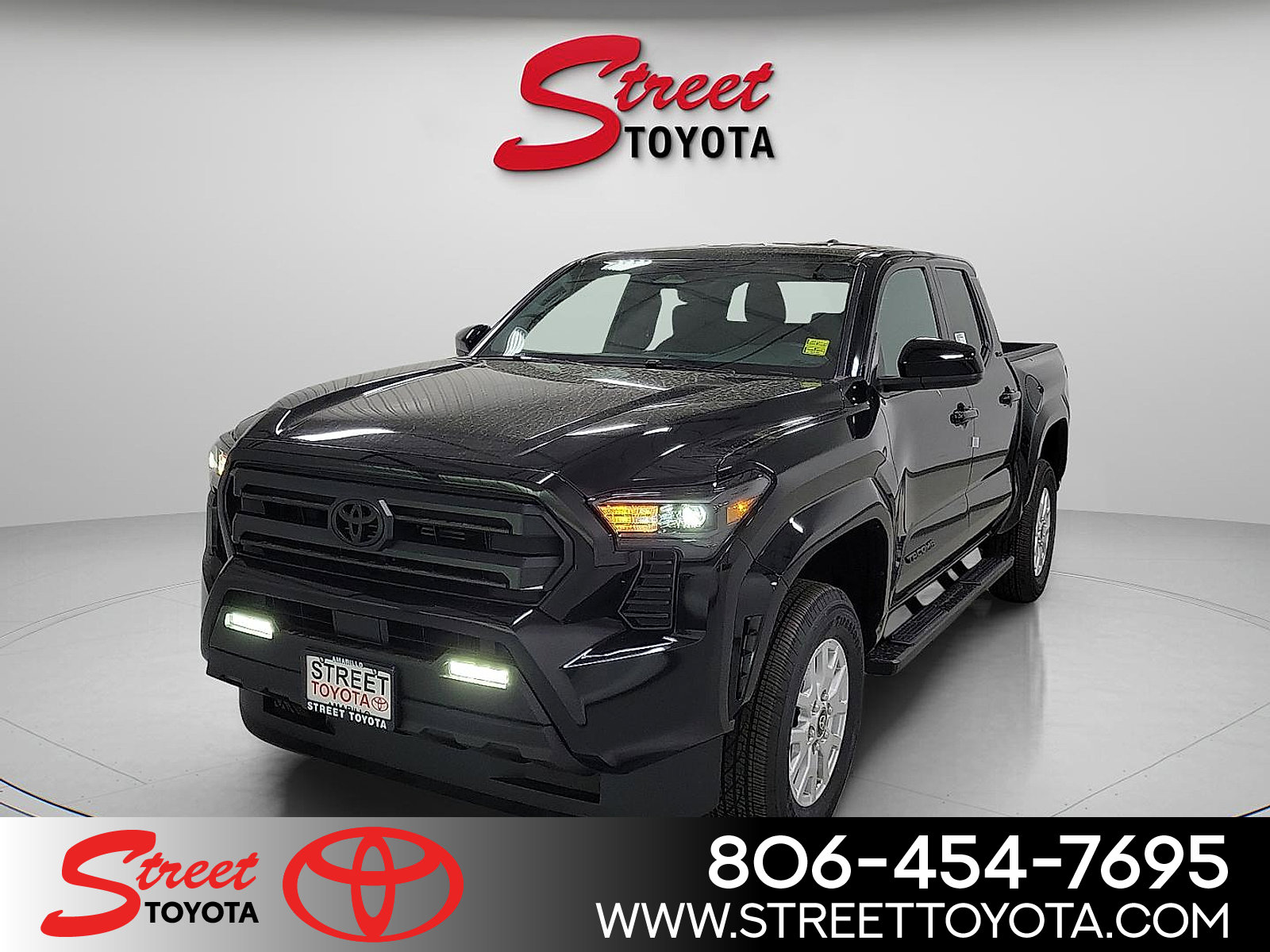 2025 Toyota Tacoma SR5's photo