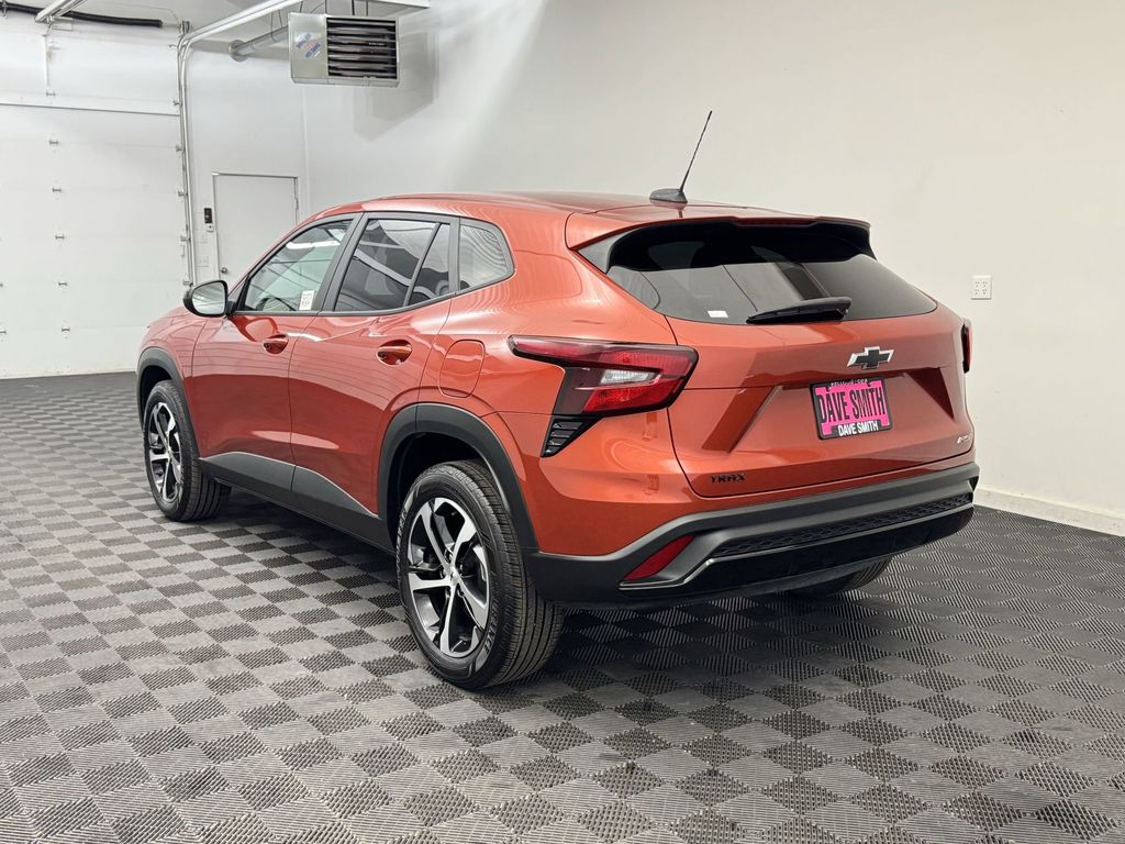 2024 Chevrolet Trax photo 3