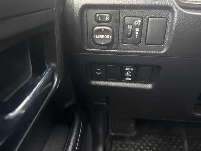 2017 Toyota 4Runner SR5 photo 22