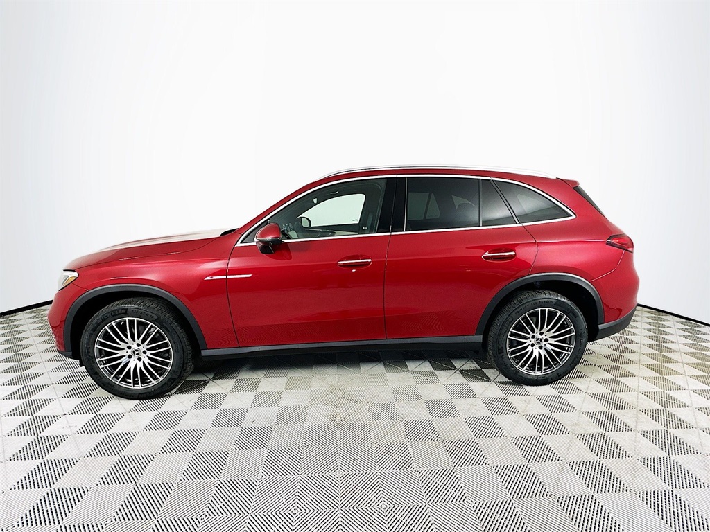 2026 Mercedes Benz GLC 300 4MATIC photo 3
