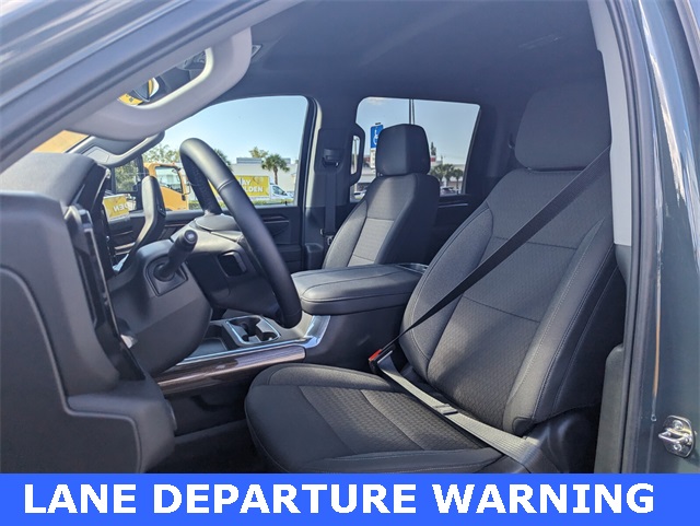 2025 Chevrolet Silverado 2500HD LT photo 4