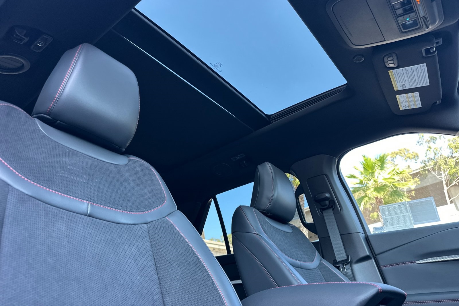 2025 Ford Explorer ST photo 10