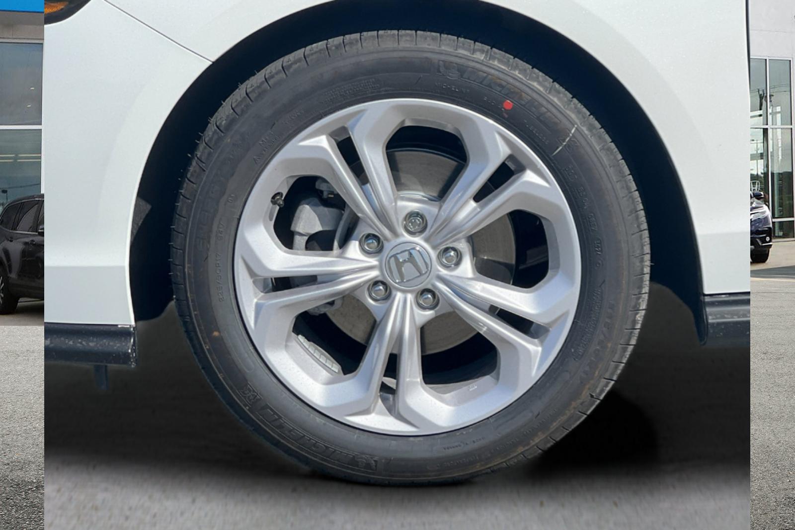 2025 Honda Accord LX photo 28