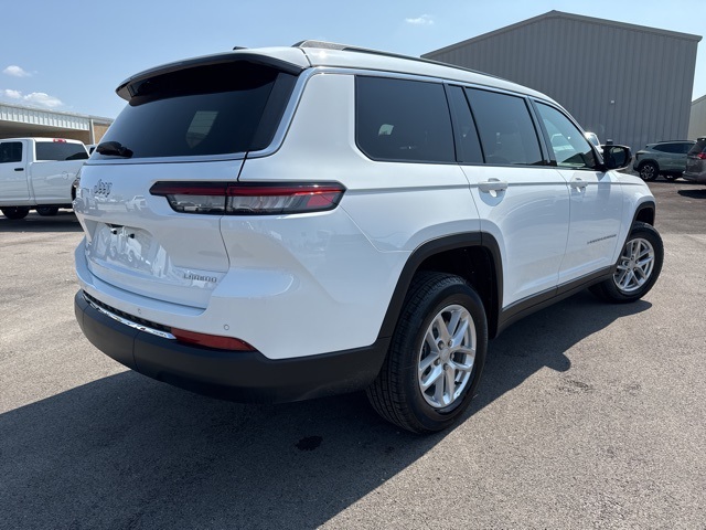 2025 Jeep Grand Cherokee Laredo photo 11