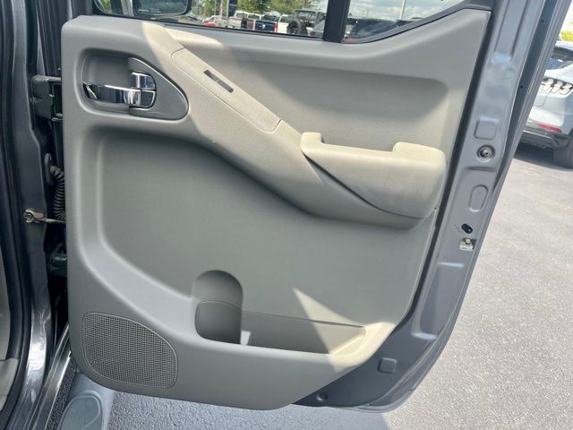 2019 Nissan Frontier SV photo 16