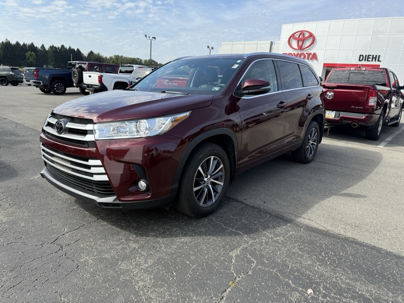 2017 Toyota Highlander XLE photo 2