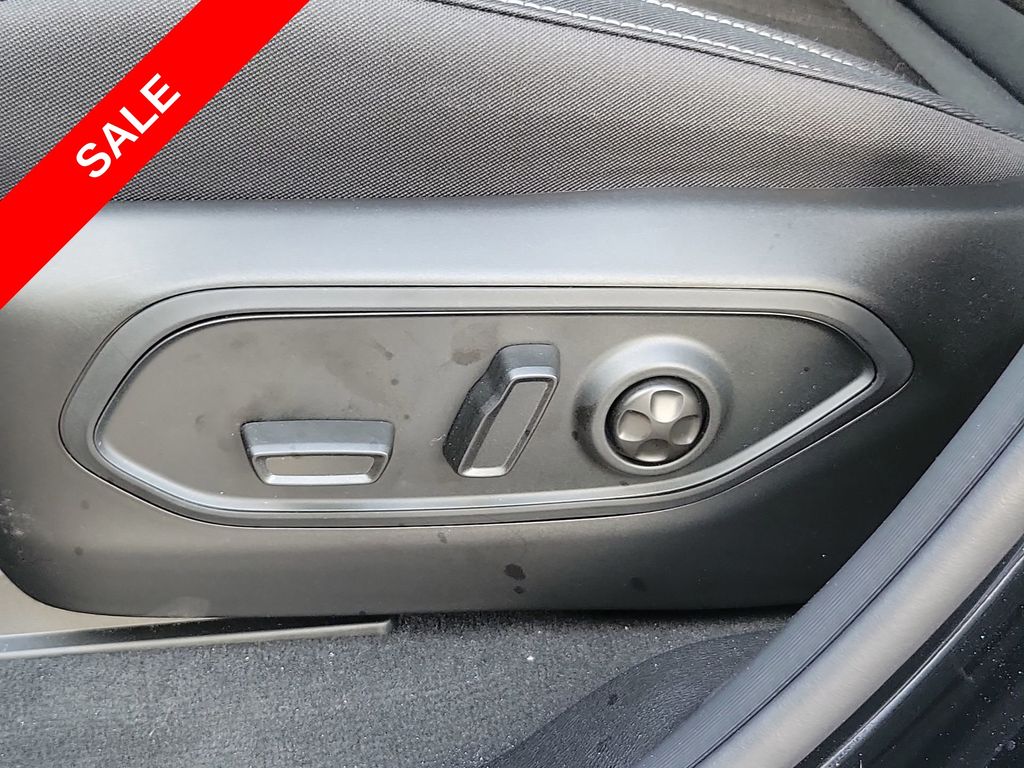 2025 Jeep Grand Cherokee Laredo Altitude photo 28