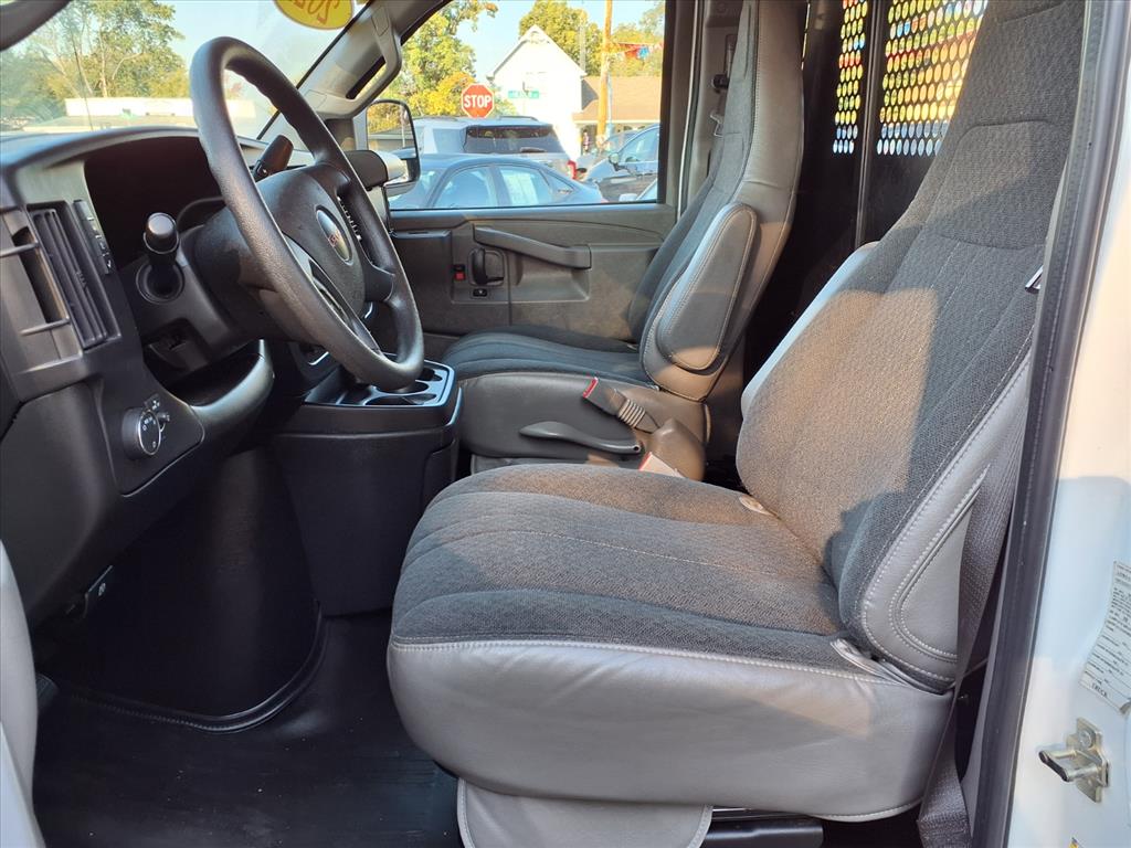 2022 Gmc Savana Cargo 2500 photo 3