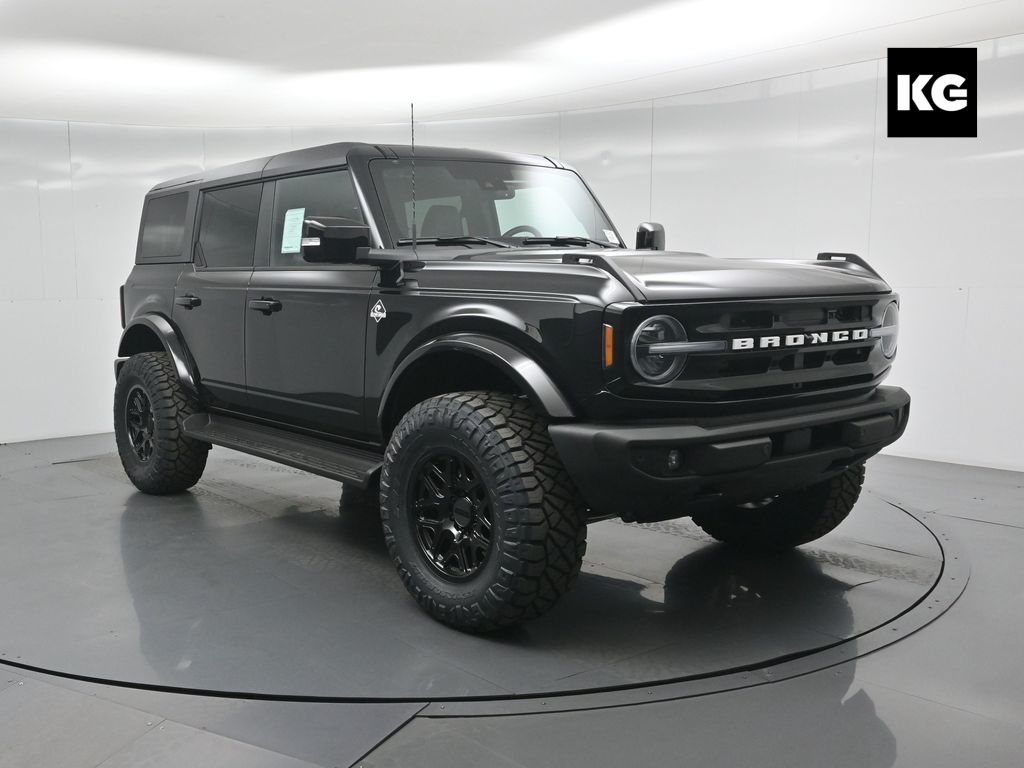 2025 Ford Bronco 4-Door Outer Banks's photo