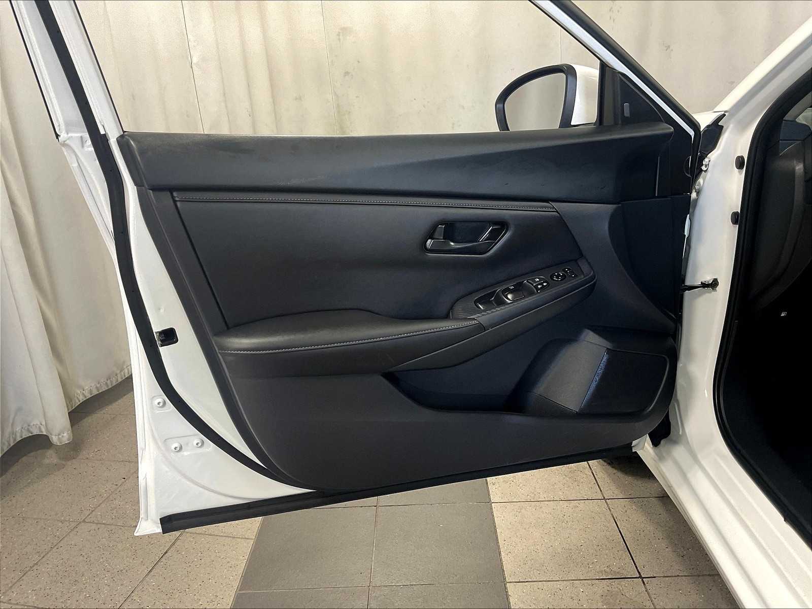 2024 Nissan Sentra S photo 9