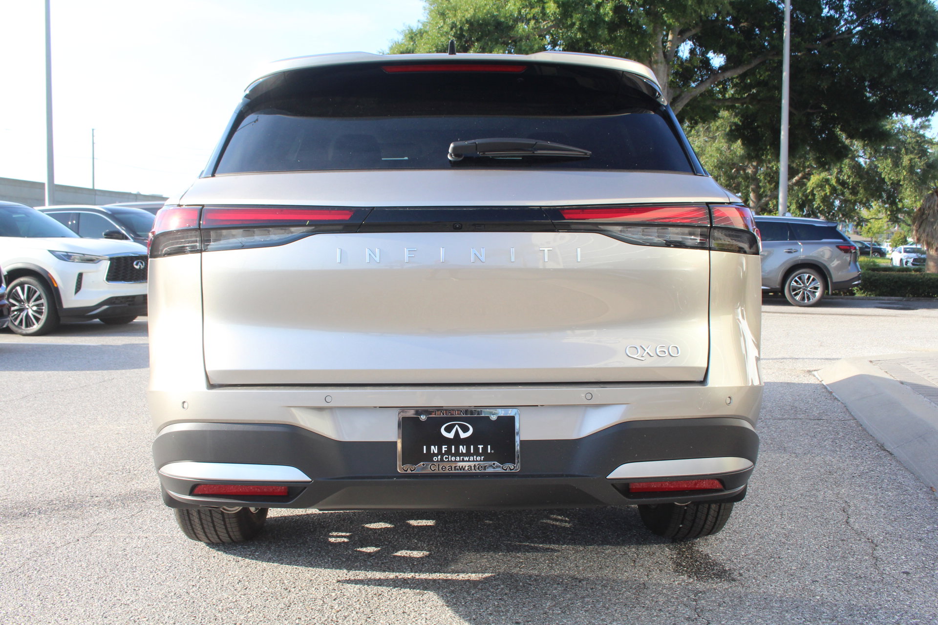 2026 Infiniti QX60 Luxe photo 3