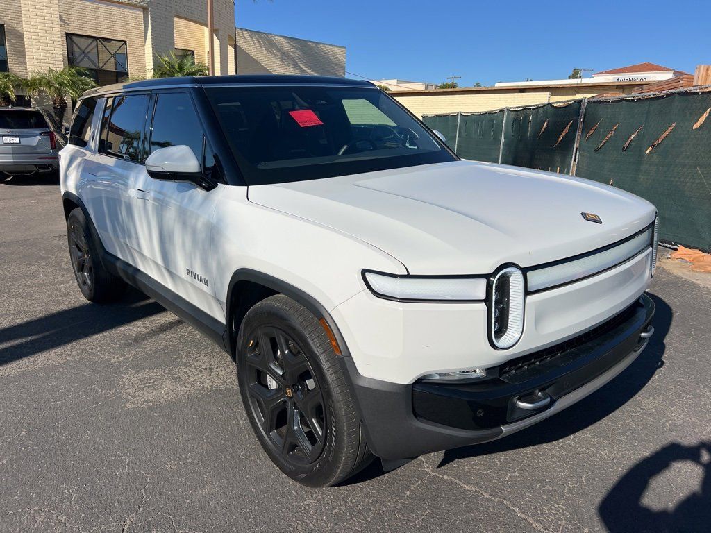 2023 Rivian R1S Adventure photo 2