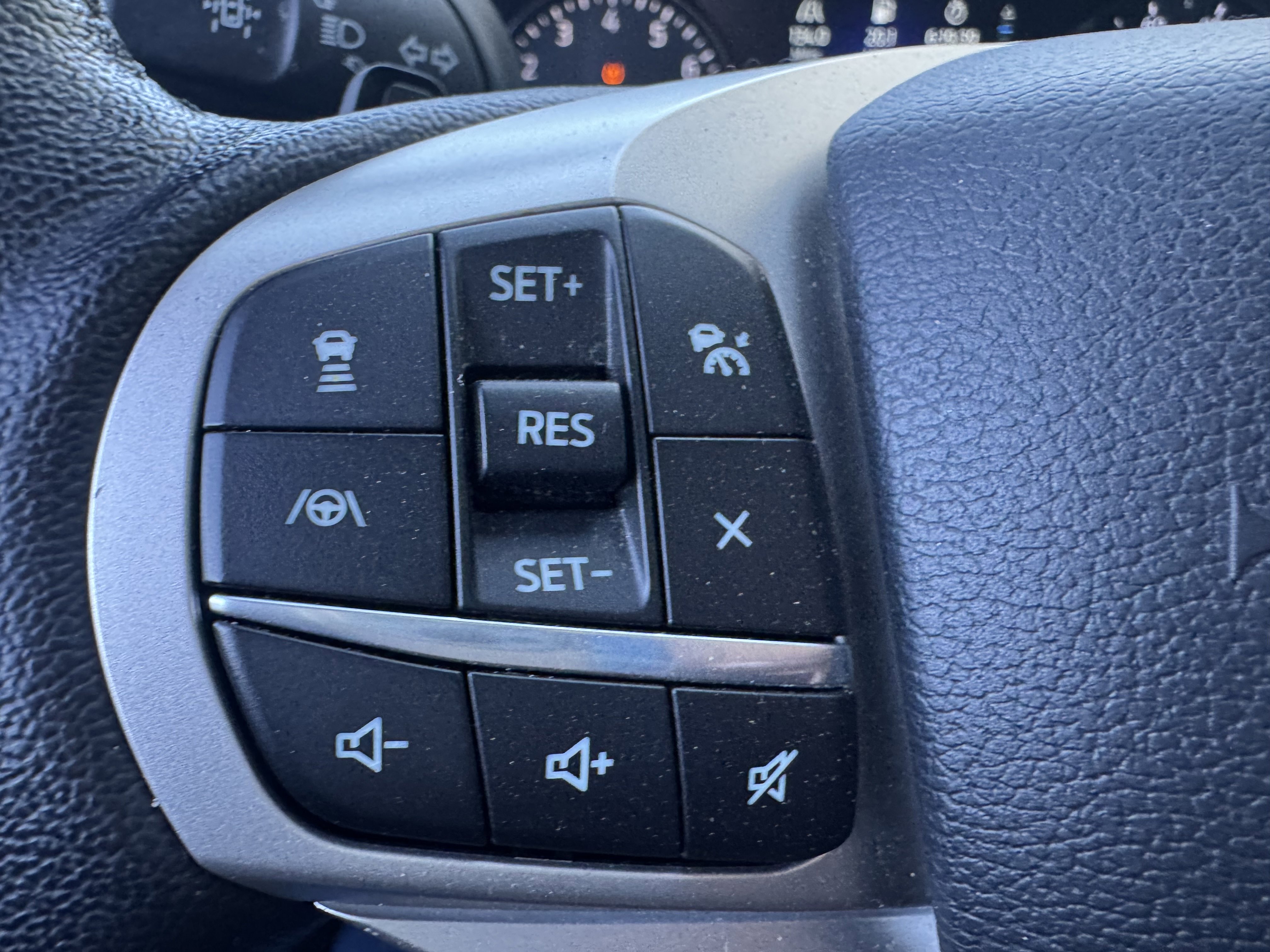 2020 Ford Explorer XLT photo 4