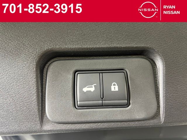 2026 Nissan Rogue SV photo 4