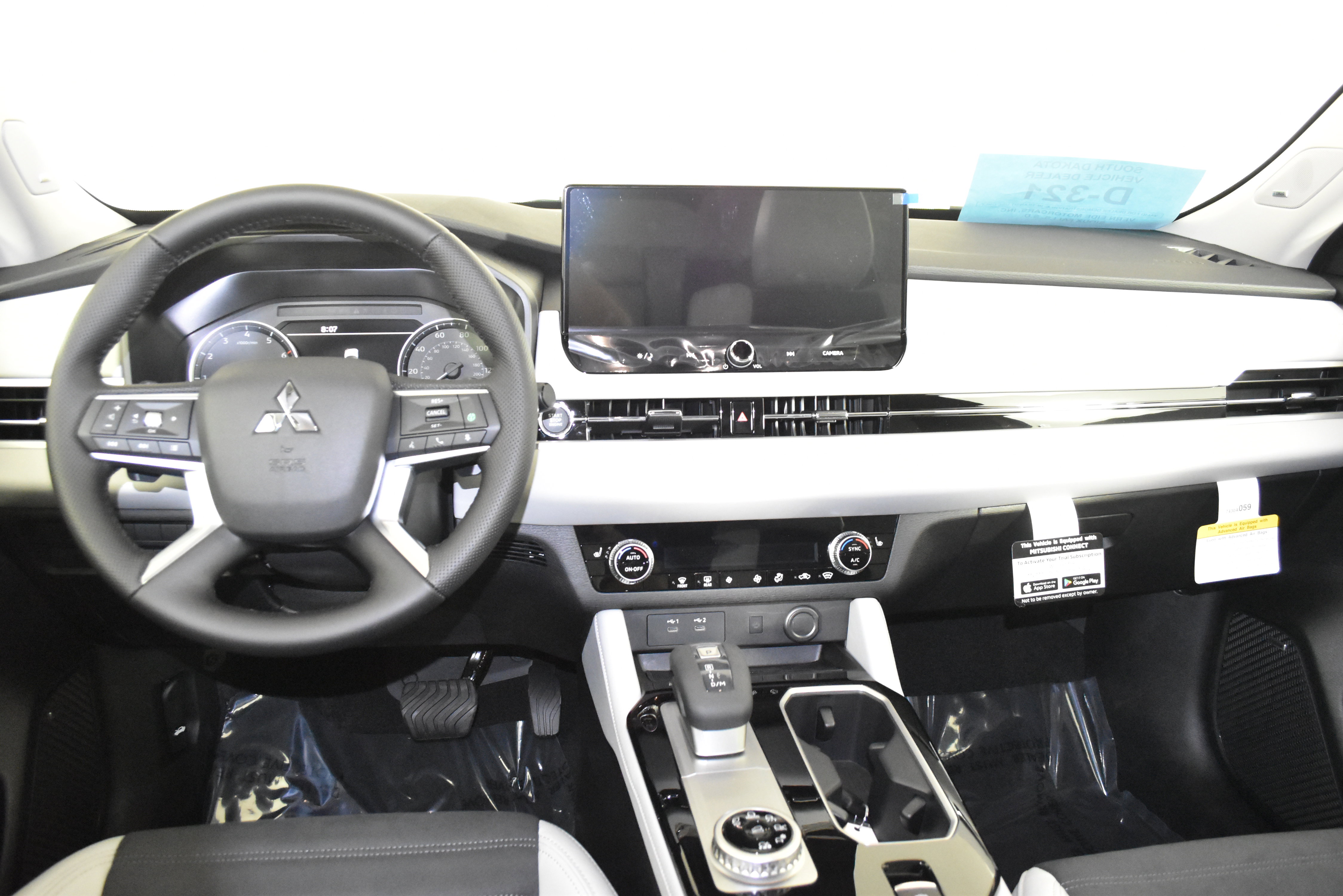 2025 Mitsubishi Outlander SE Ralliart photo 2