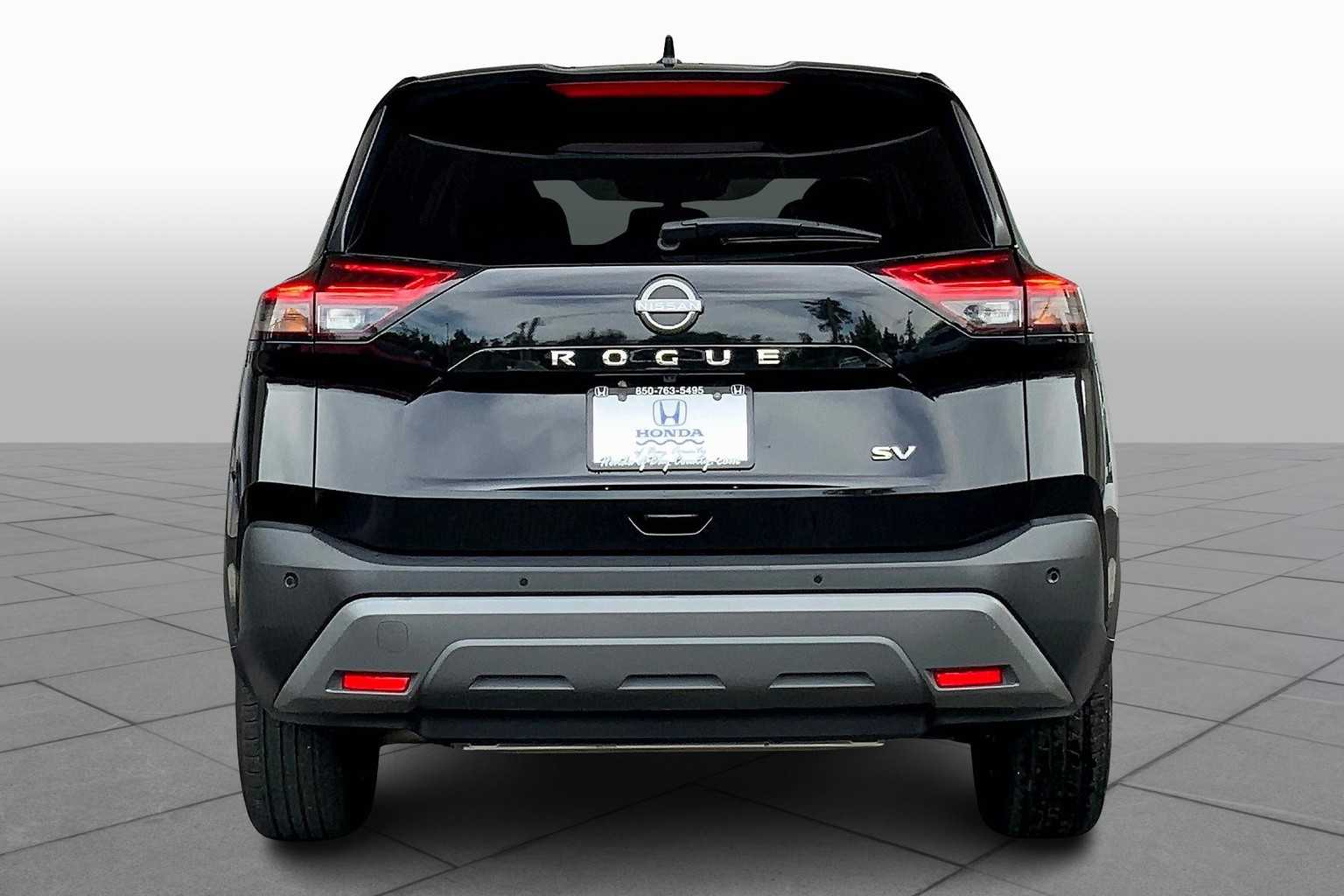 2023 Nissan Rogue SV photo 4
