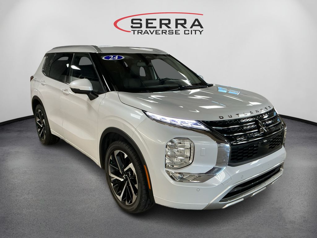 2024 Mitsubishi Outlander SEL photo 3