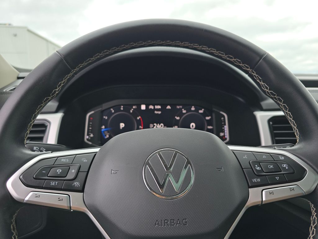 2023 Volkswagen Atlas SEL photo 19