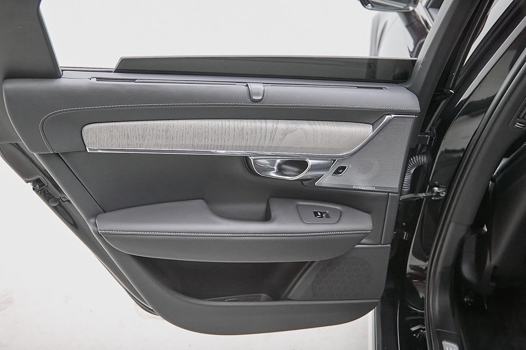 2024 VOLVO V90CC - Image 23