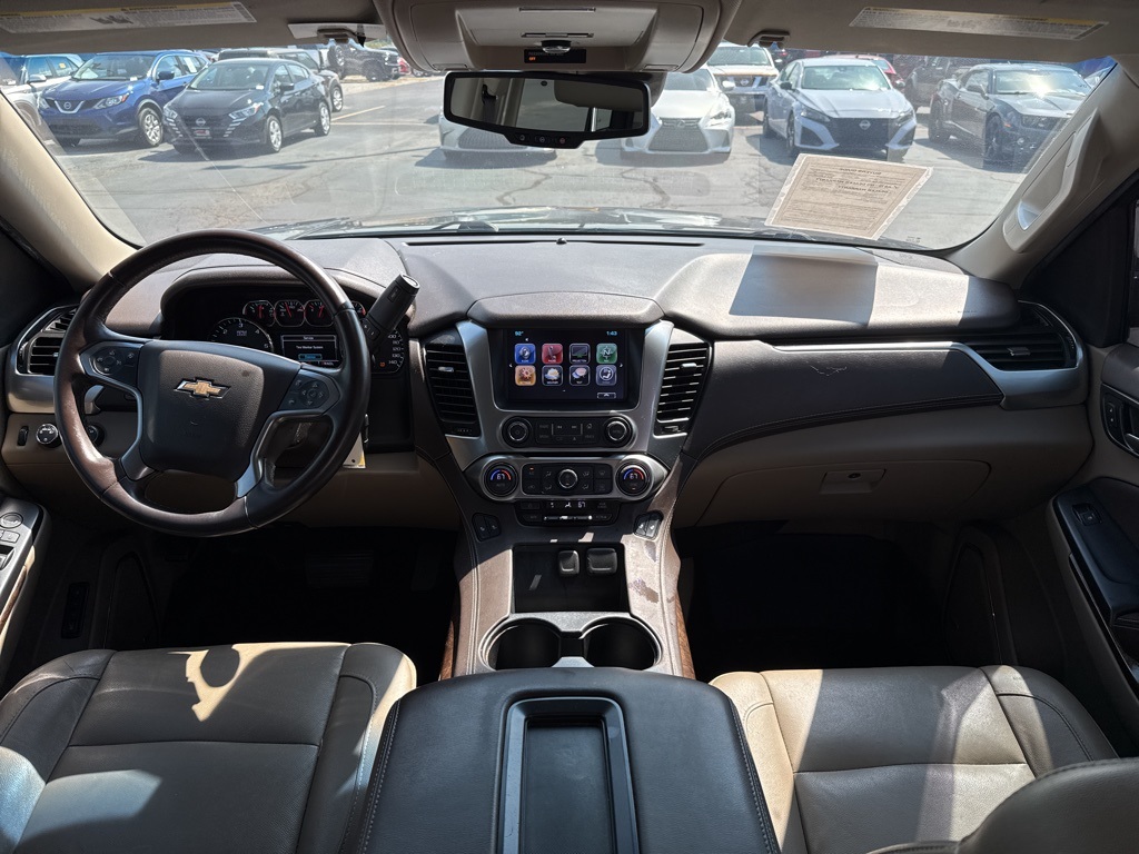 2017 Chevrolet Suburban LT photo 17