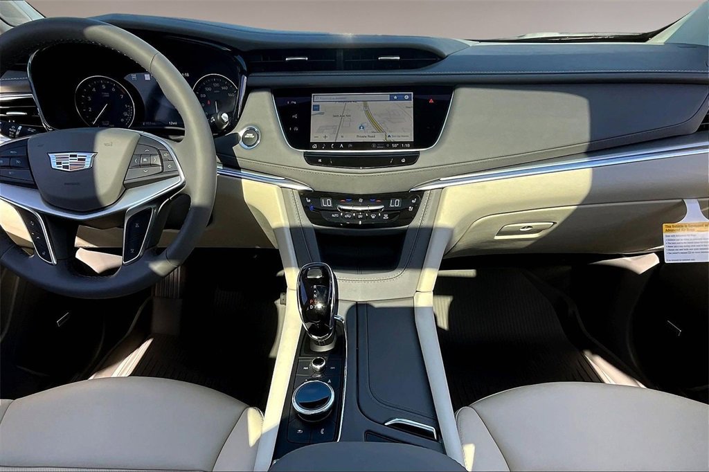 2025 Cadillac XT5 Premium Luxury photo 3
