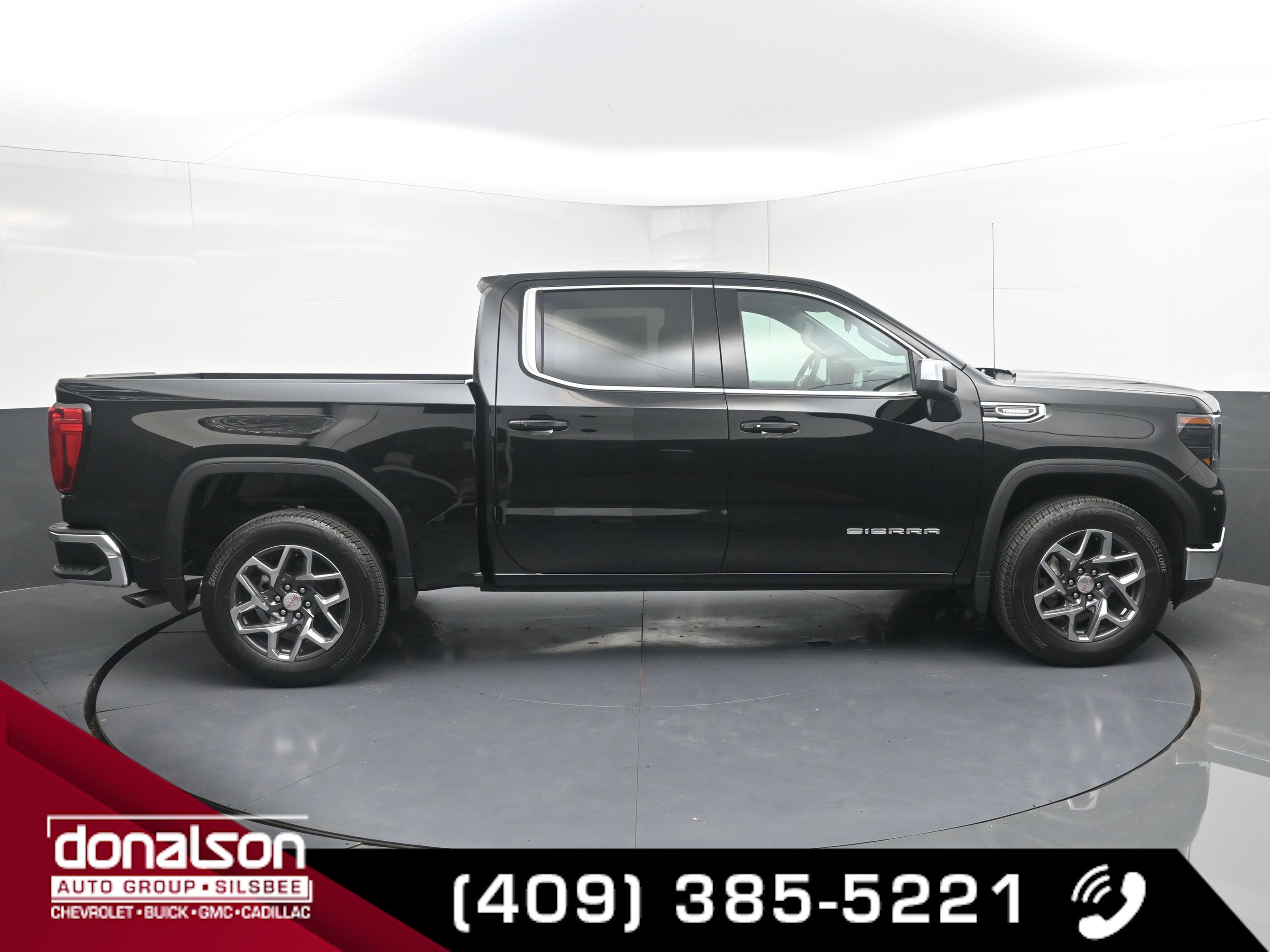2025 Gmc Sierra SLE photo 2