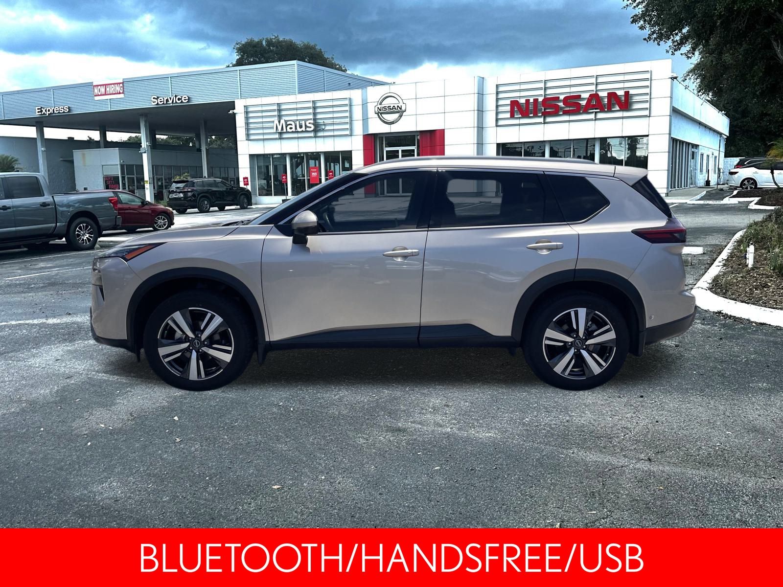 2024 Nissan Rogue SL photo 3