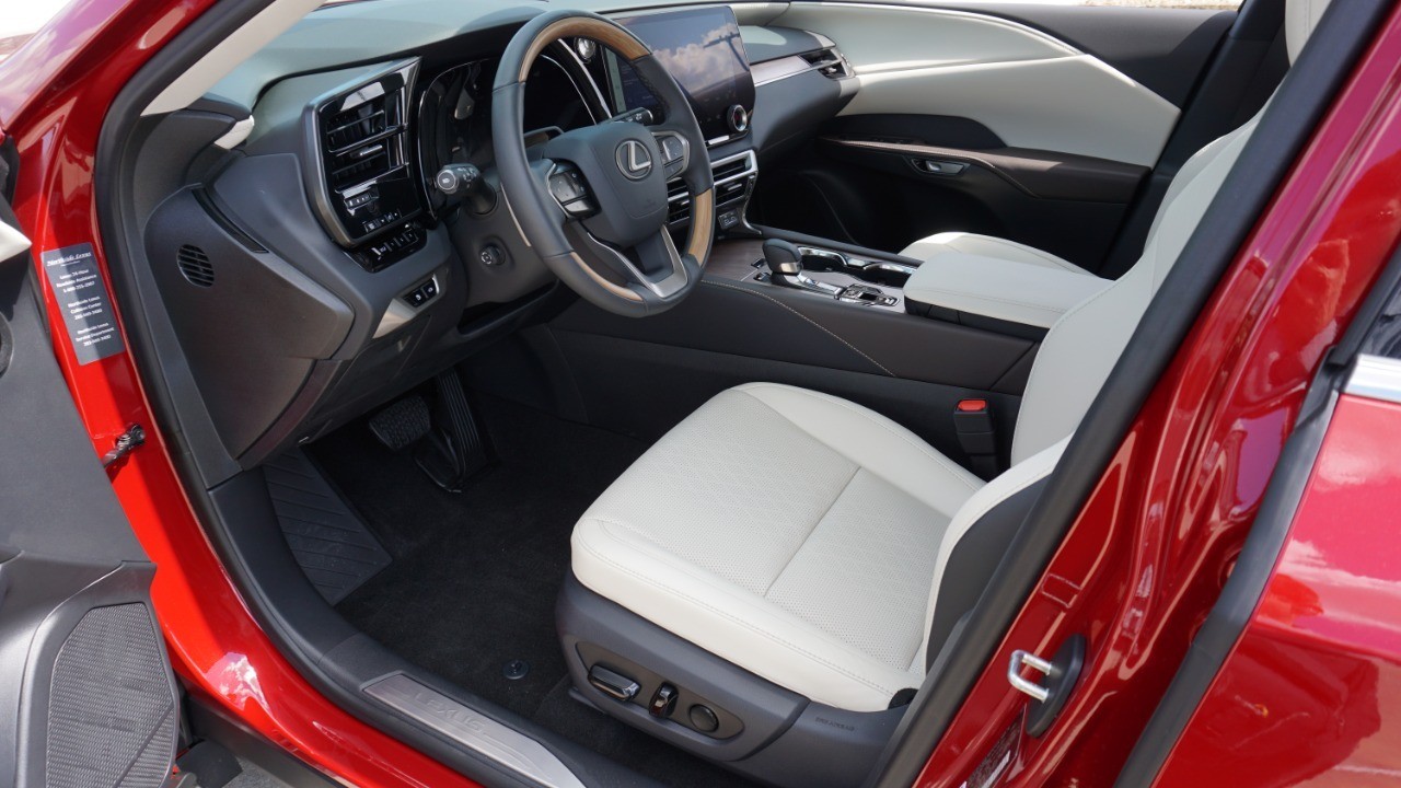 2024 Lexus RX 350 Premium photo 13