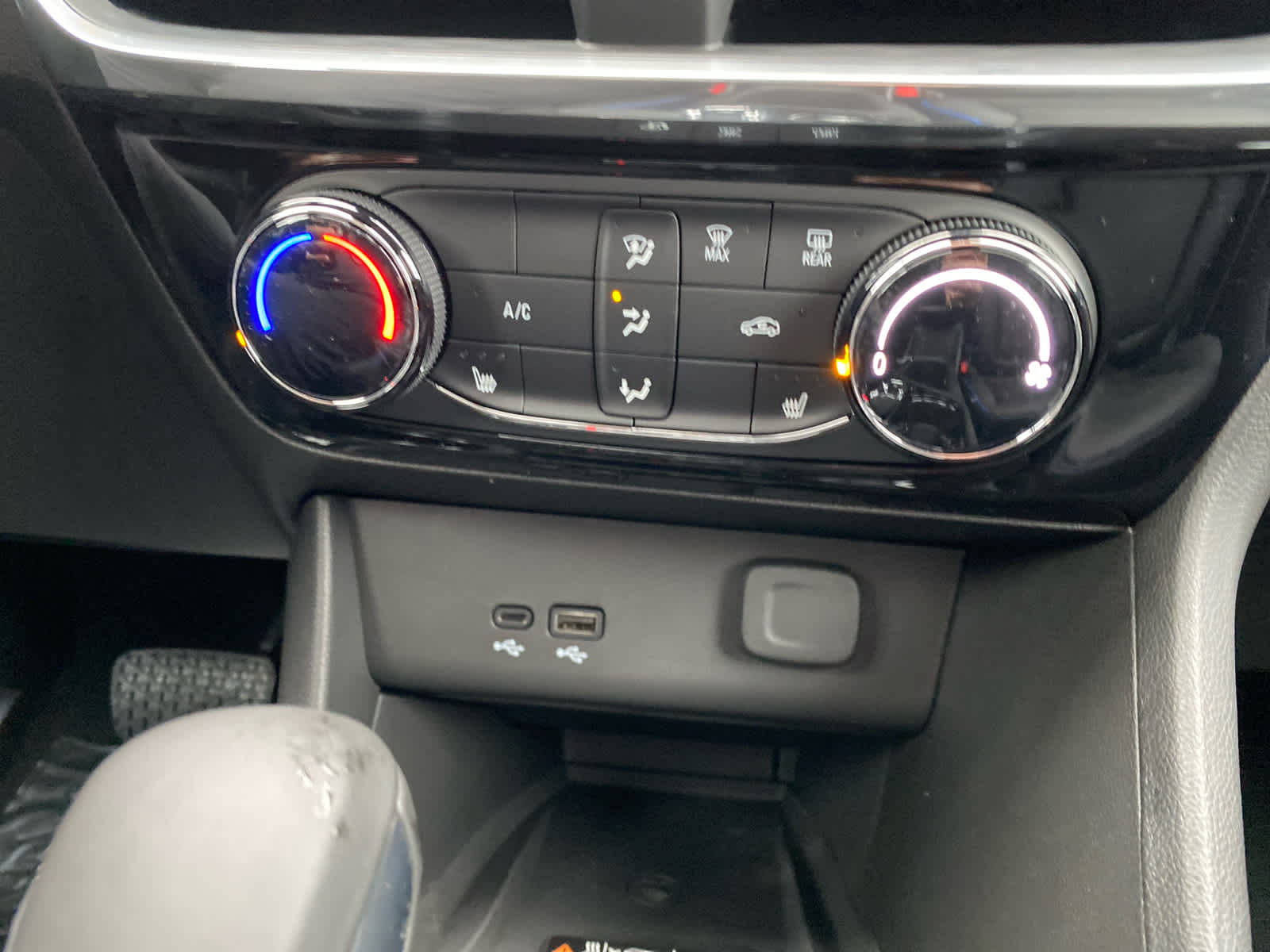 2026 Buick Encore GX Sport Touring photo 19