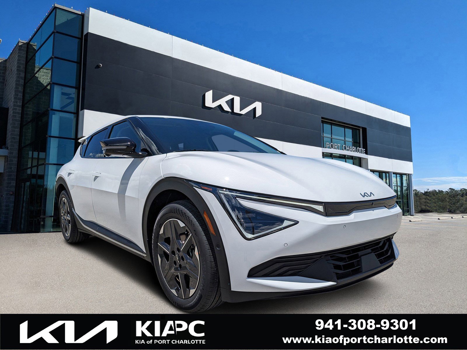 2025 Kia EV6 Light L/R's photo