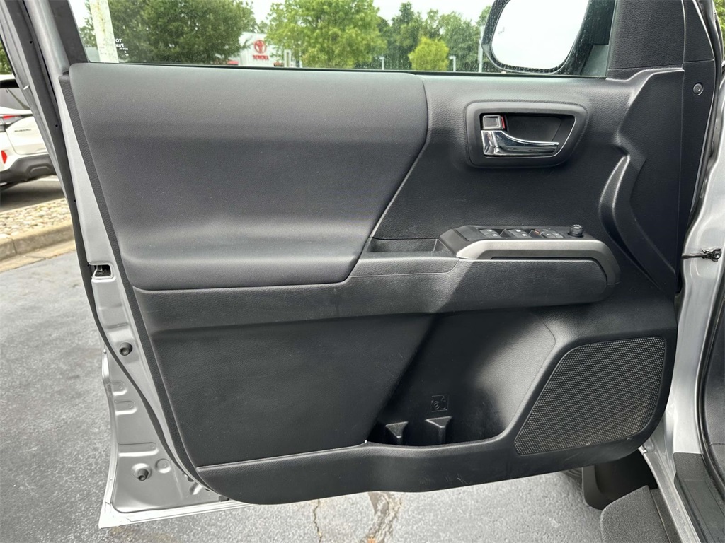 2021 Toyota Tacoma TRD Off-Road photo 15