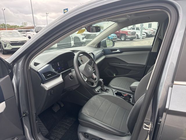2022 Volkswagen Taos SE photo 7