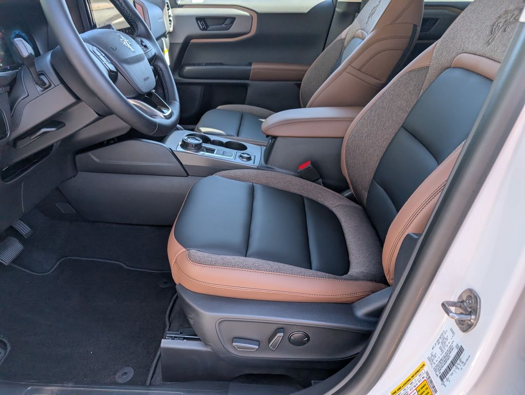2025 Ford Bronco Sport Outer Banks photo 3