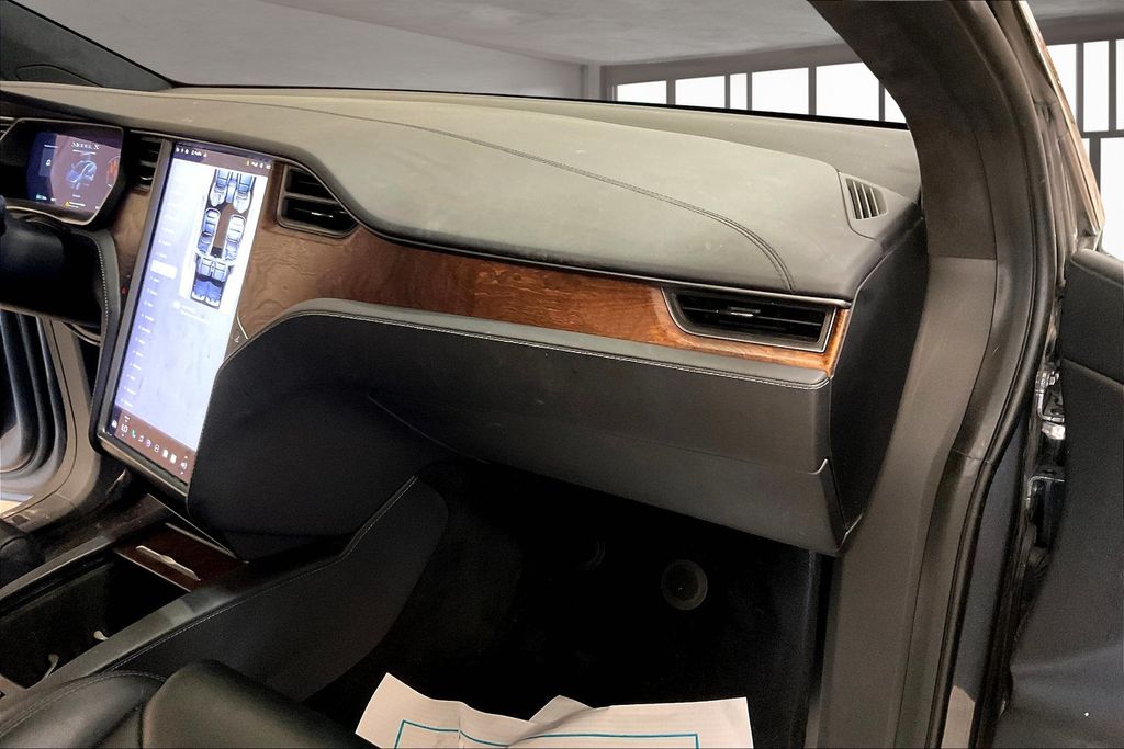 2019 Tesla Model X Performance photo 14